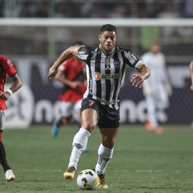 Atlético empata com Atlético-GO em casa e pode ver líderes abrirem vantagem no Brasileirão