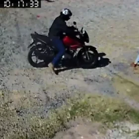 VÍDEO: Bandidos furtam moto no bairro Santa Rosa, em Divinópolis