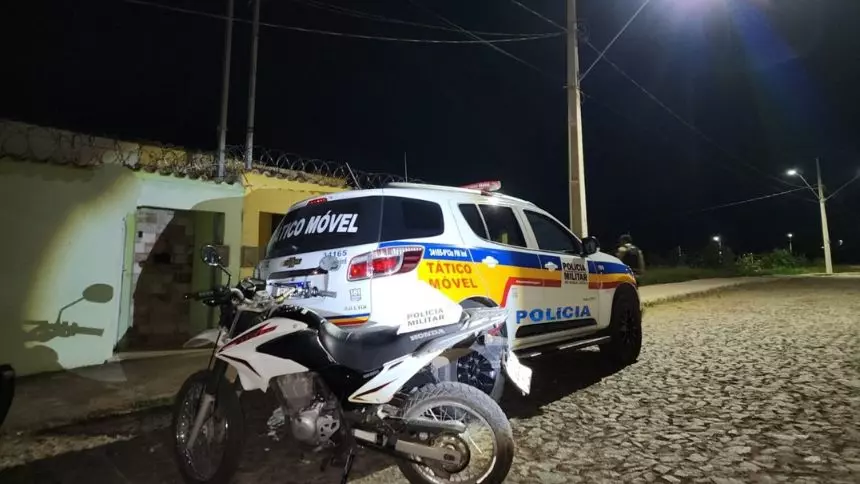 Itaúna: Bandidos são presos após roubo de moto de
entregador - AnyConv.com moto roubo