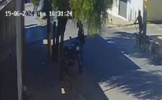 Ladrão furta moto no bairro Catalão, em Divinópolis