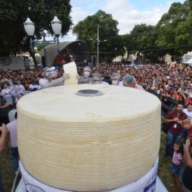 Minas Gerais bate novamente o recorde de maior queijo do mundo