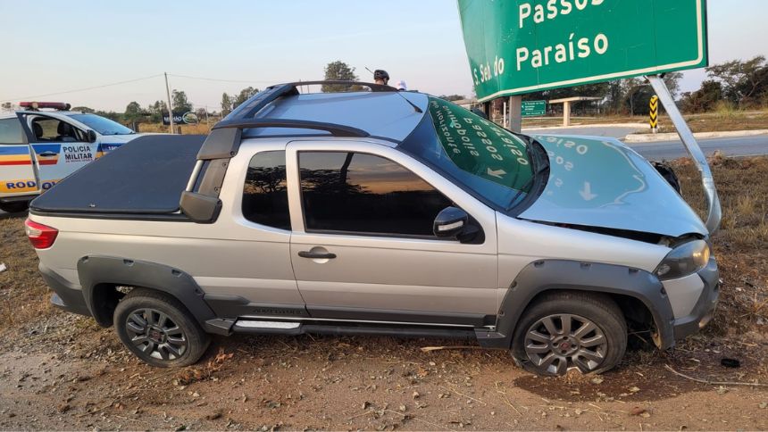 PM recupera veículo furtado após perseguição na MG-050